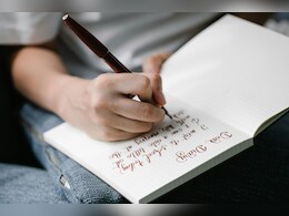 गर्मियों की छुट्टियों को ना करें बर्बाद, जानें बच्&zwj;चे को कर्सिव राइटिंग सिखाने के तरीके