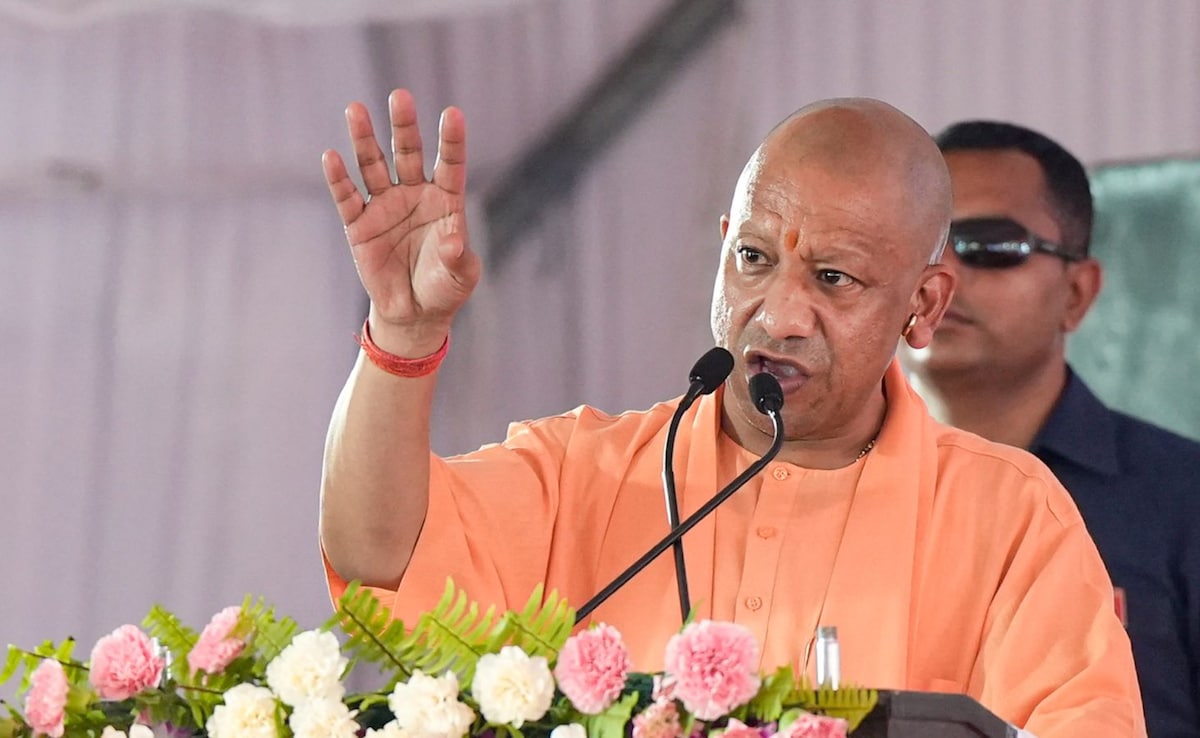 लखनऊ, गाजियाबाद में हत्याएं, सीएम योगी ने अधिकारियों की ली क्‍लास, जानें- किन अधिकारियों को हटाया