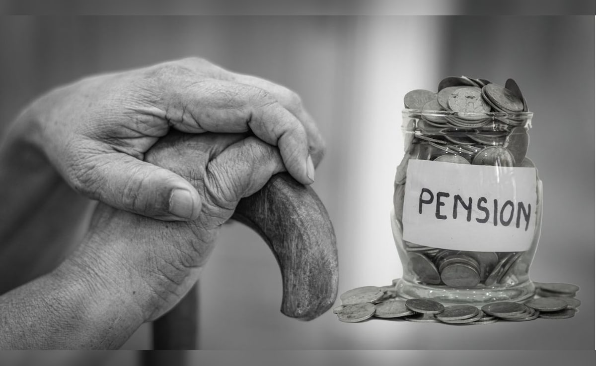 Pension Hike:  पेंशन 1 हजार से बढ़कर हो सकती है 7,500 रुपये, जानें किन लोगों को होगा इसका फायदा