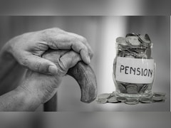Pension Hike:  पेंशन 1 हजार से बढ़कर हो सकती है 7,500 रुपये, जानें किन लोगों को होगा इसका फायदा