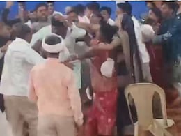 दहेज के विवाद में जमकर चले लात घूंसे, 5 लोग अस्पताल पहुंचने से&nbsp;शादी की खुशियां मातम में बदलीं