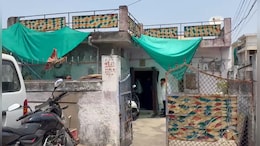 दुर्ग में परिवार के चार लोगों की मौत, पति-पत्नी फांसी पर लटके थे, बच्चों का बेड पर मिला शव