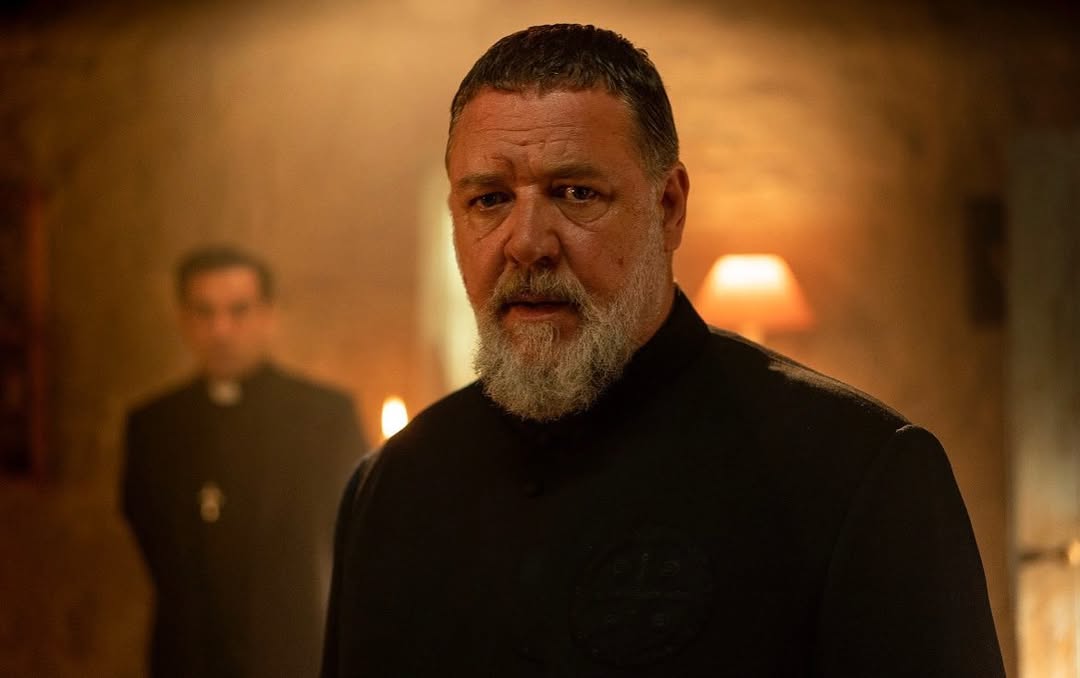 "Don't F***ing Push": Russell Crowe Warns Paris Fans Seeking Autograph