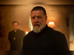"Don't F***ing Push": Russell Crowe Warns Paris Fans Seeking Autograph