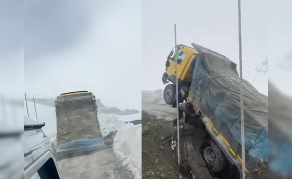 VIDEO: चलते-चलते अचानक गायब हो गई सड़क, ट्रक के साथ जो हुआ देख कांप जाएगी रूह