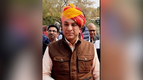 जोधपुर में रिटायर्ड ASP दशरथ सिंह चारण ने की खुदकुशी,  घर में पंखे से लटकर दी जान, 2 साल पहले हुए थे रिटायर
