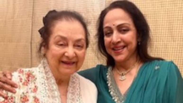 Saira Banu Meets Hema Malini After Dharmendra's Death: "Simply Mesmerised By Her Beauty"