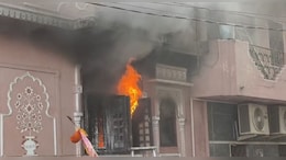 खाटूश्&zwj;यामजी में होटल में लगी आग, चारो तरफ धुआं ही धुआं; बाल-बाल बचे श्रद्धालु&nbsp;