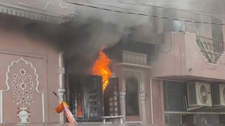 खाटूश्&zwj;यामजी में होटल में लगी आग, चारो तरफ धुआं ही धुआं; बाल-बाल बचे श्रद्धालु&nbsp;