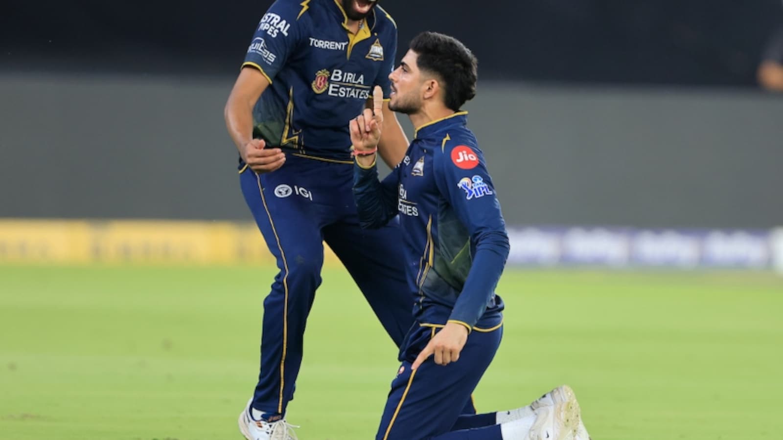 Shubman Gills "Shush" Gesture After Flying Catch To Dismiss CSK Star Breaks The Internet