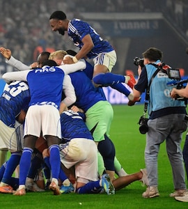Schalke Return To Bundesliga After Three-Year Absence