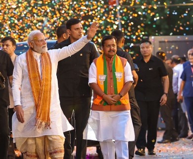 बंगाल की जीत के बाद मोदी कैबिनेट का पहला फैसला- वंदे मातरम को राष्ट्रगान के समान दर्जा, अपमान करने पर होगी जेल
