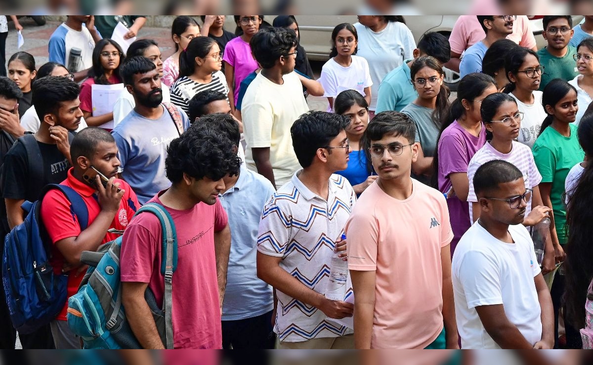 Exclusive : CBSE के OSM Tender का असली सच क्या है? आखिर किसके इशारे पर बदले गए Blacklisting Clause?