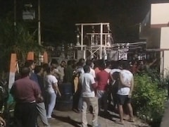 Lucknow Power Cut: लखनऊ की बत्ती गुल, सड़क पर उतरे दुबग्गा के लोग, बिजली घर को घेरकर किया हंगामा, सीतापुर हाईवे भी किया जाम