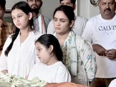 पत्नी के बहते आंसू, पिता को बस निहारती रहीं बेटियां... प्रतीक यादव की आखिरी विदाई पर अपर्णा का इमोशनल मैसेज