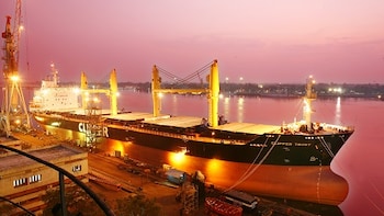Cochin Shipyard Shares Tumble 7% As Kotak Eyes 43% Downside After Q4 Profit Drop: Buy Or Sell?
