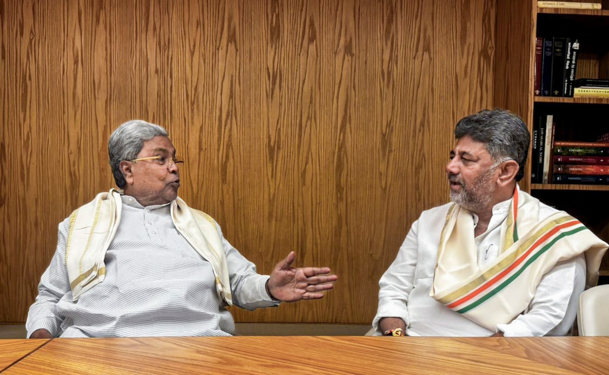 Karnataka Political Crisis Live: सीएम सिद्धारमैया आज दे सकते हैं इस्तीफा, कर्नाटक की राजनीति से जुड़ा पल-पल का अपडेट