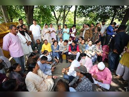 हमारी LG से सिर्फ इतनी मांग है, रेप पीड़ित बच्ची के पैरेंट्स को धमका रहे अफसरों पर कार्रवाई करें- सौरभ भारद्वाज