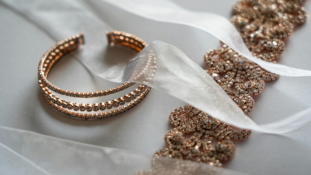 Sparkle your festive look with stunning jewellery deals from Myntra End Of Reason Sale Early Bird Deals