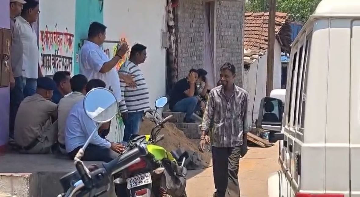 Raipur Bomb News: बम की सूचना पर मचा हड़कंप