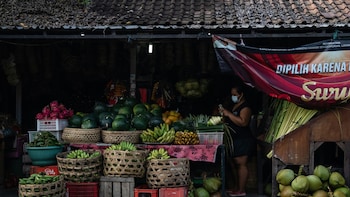 Retail Inflation Nearly Flat In April Amid Iran War Jitters; Food Prices Tick Higher