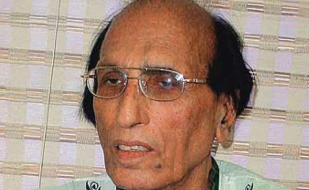 बशीर बद्र के लिए अलीगढ़ मुस्लिम यूनिवर्सिटी को क्यों बनाना पड़ा था अलग पेपर? बेहद दिलचस्प है किस्सा — WellsTrack
