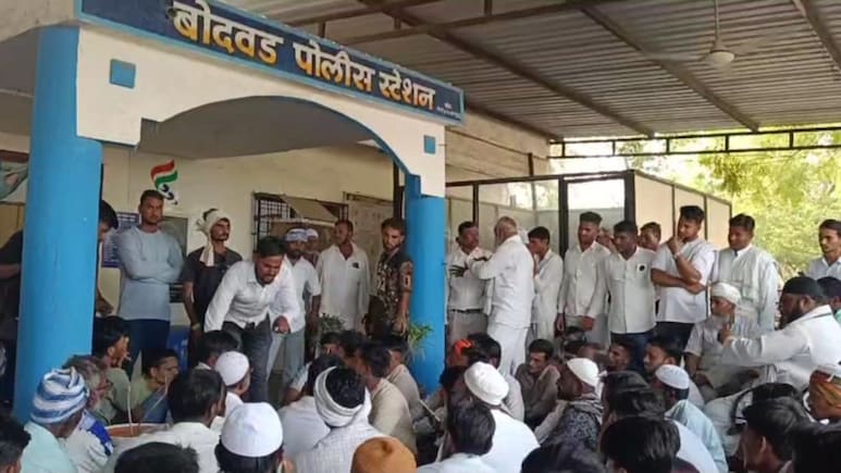 Jalgaon News: हत्येनंतर जळगाव पोलीस दलात मोठा भूकंप! 2 बड्या अधिकाऱ्यांसह कर्मचाऱ्याचं तडकाफडकी निलंबन
