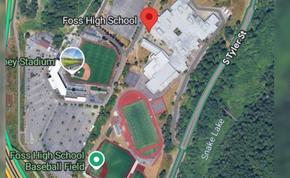 4 Students, Attacker Injured In Stabbing At Washington High School