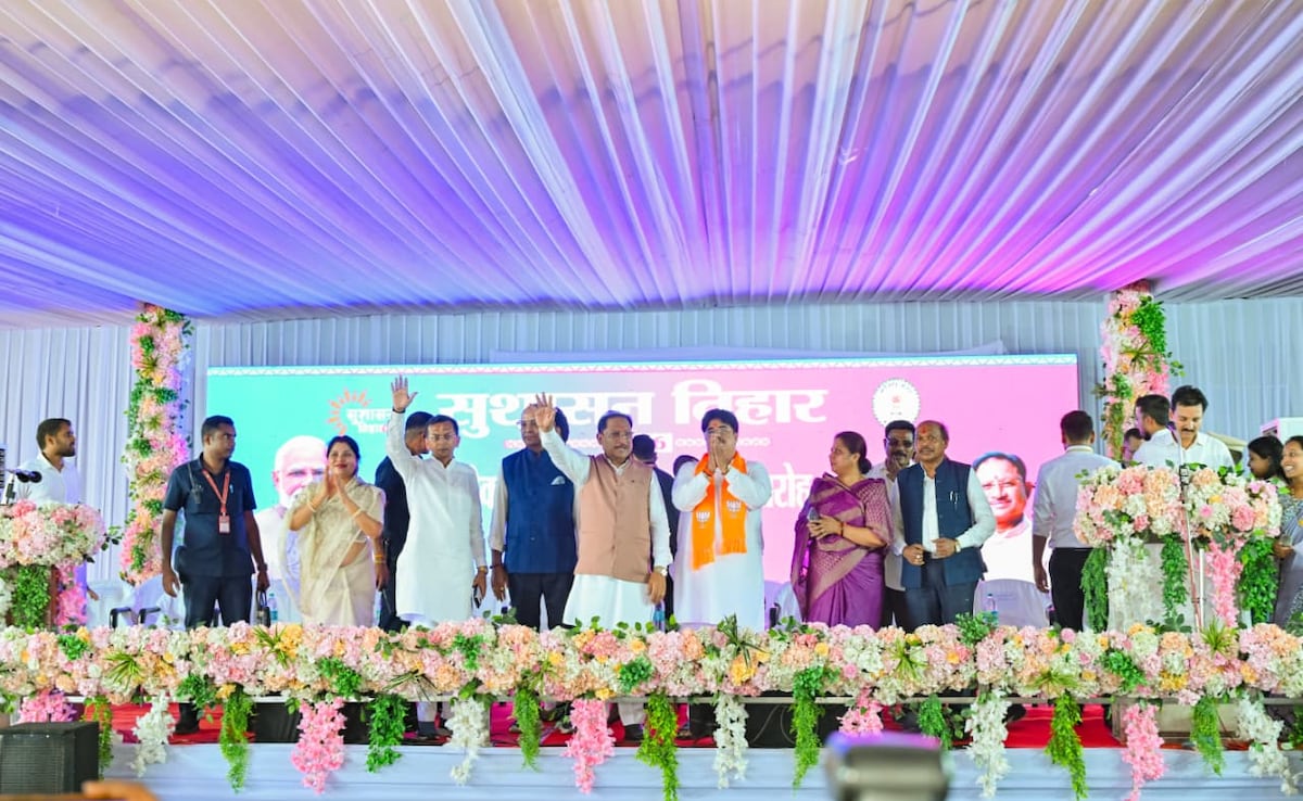 धमतरी को ₹465 करोड़ की सौगात: सीएम विष्णु देव साय के एक क्लिक से खुली विकास कार्यों की तिजोरी, क्या मिला? | CM vishnu deo sai dhamtari visit 465 crore development projects ...