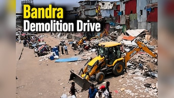 Mumbai News: Western Railway Begins Massive Anti-Encroachment Drive In Bandra Garib Nagar &mdash; Watch
