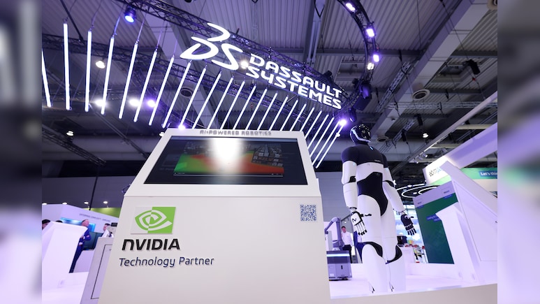Wall Street Highlights: S&P 500, Nasdaq Fall for Third Day as Semiconductor Shares Erase Rebound