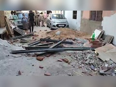 आगरा हादसा: निर्माणाधीन मकान में संतुलन बिगड़ने से गिरे लोहे के गाटर, तीन मजदूरों की मौत