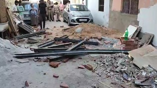 आगरा हादसा: निर्माणाधीन मकान में संतुलन बिगड़ने से गिरे लोहे के गाटर, तीन मजदूरों की मौत
