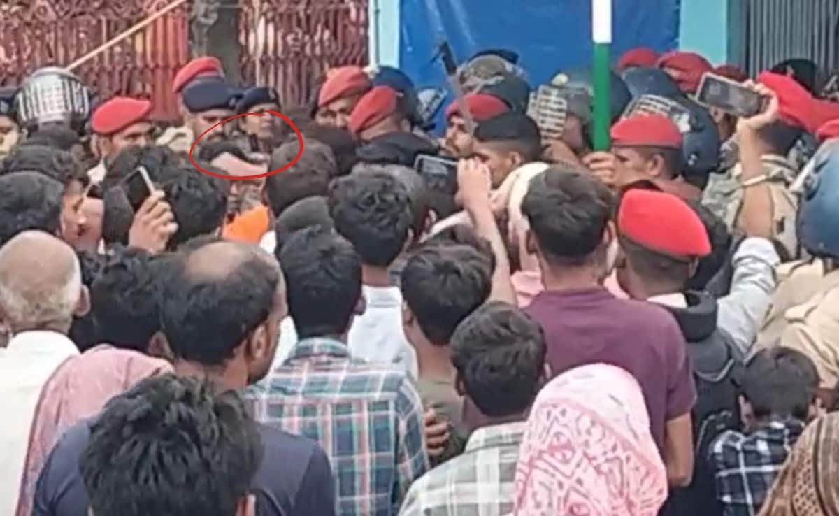 बिहार: थाने में घुसने लगी उग्र भीड़, जान बचाने के लिए लेडी SHO ने तानी पिस्तौल, खगड़िया बवाल की कहानी