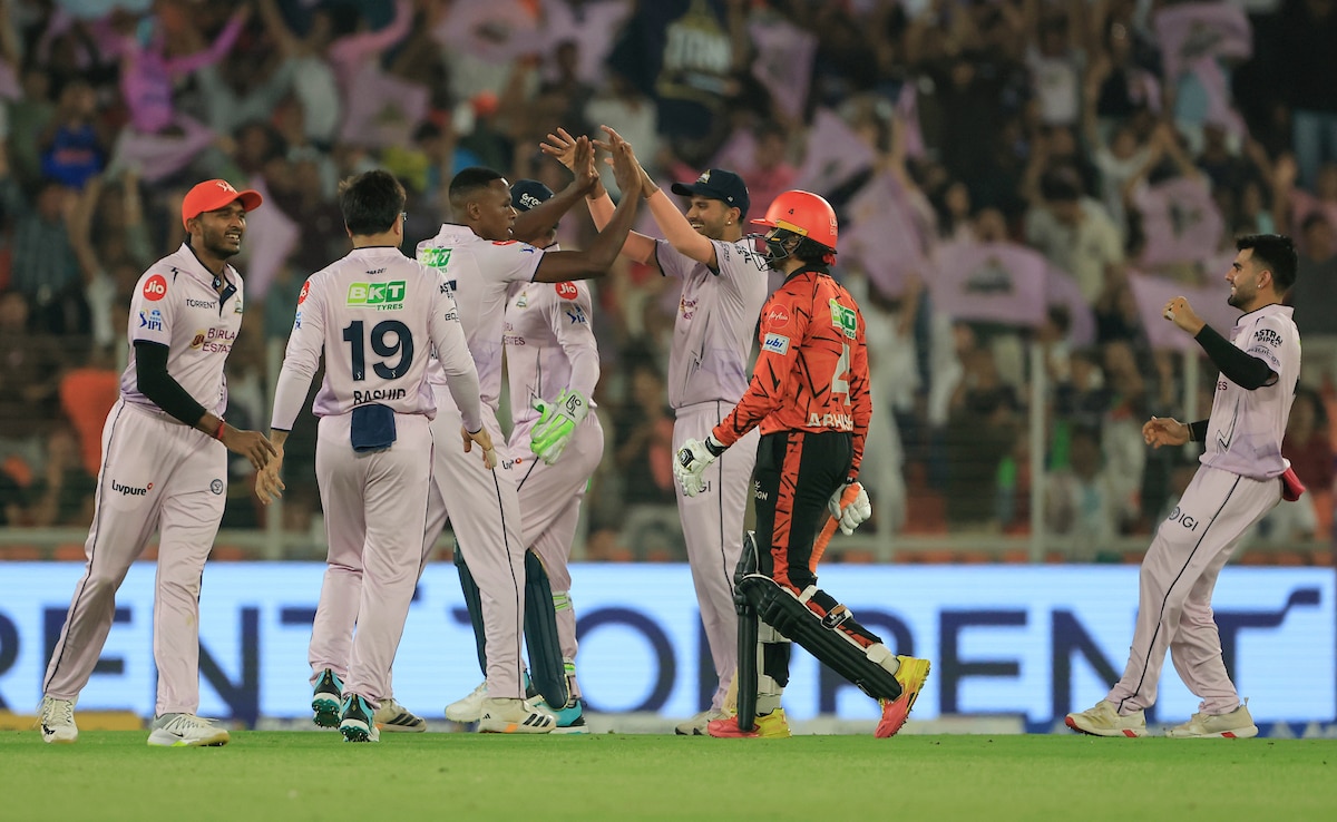 "Driving At 100 Kmph In Traffic": R Ashwin Roasts Abhishek Sharma, SRH After Collapse vs GT