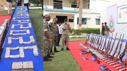 बीजापुर में नक्सलियों के नेटवर्क पर कड़ा प्रहार, ₹20 करोड़ से अधिक की संपत्ति व भारी मात्रा में हथियार जब्त