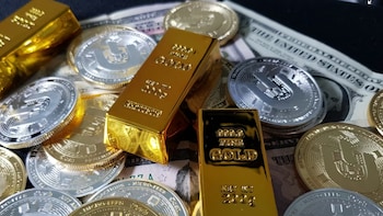 Gold Prices Jump $50/Oz, Silver Sees 3% Jump As Oil Cools, Yields Slide: Check Global, MCX Rates