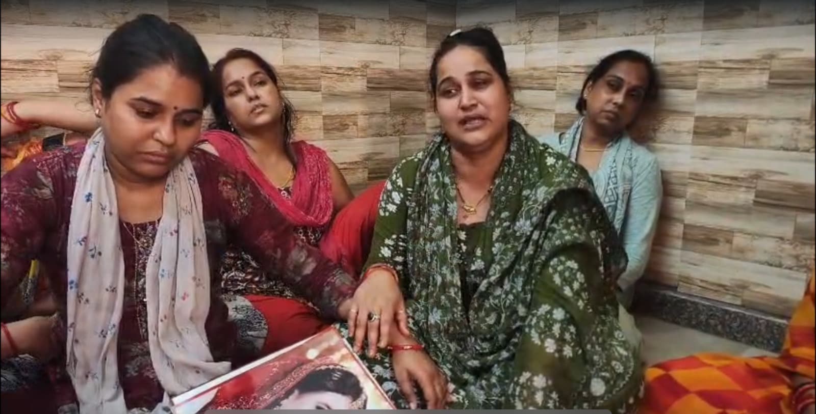 Lucknow Dowry Case: श्वेता की खुदकुशी की बात मायके वाले स्वीकार नहीं रहे. उनका तर्क है कि ये खुदकुशी नहीं बल्कि हत्या है. 