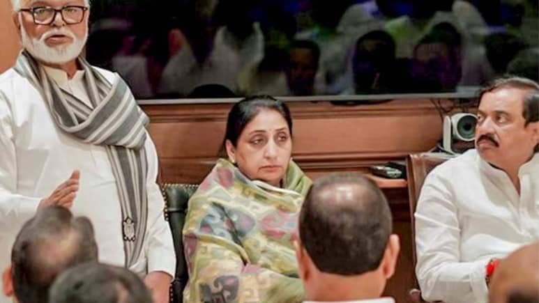 प्रफुल्ल पटेल नहीं आए, भुजबल की तीखी बहस...NCP में सब ठीक है? देवगिरी में विवाद, नाराजगी और शक्ति प्रदर्शन से उठे सवाल