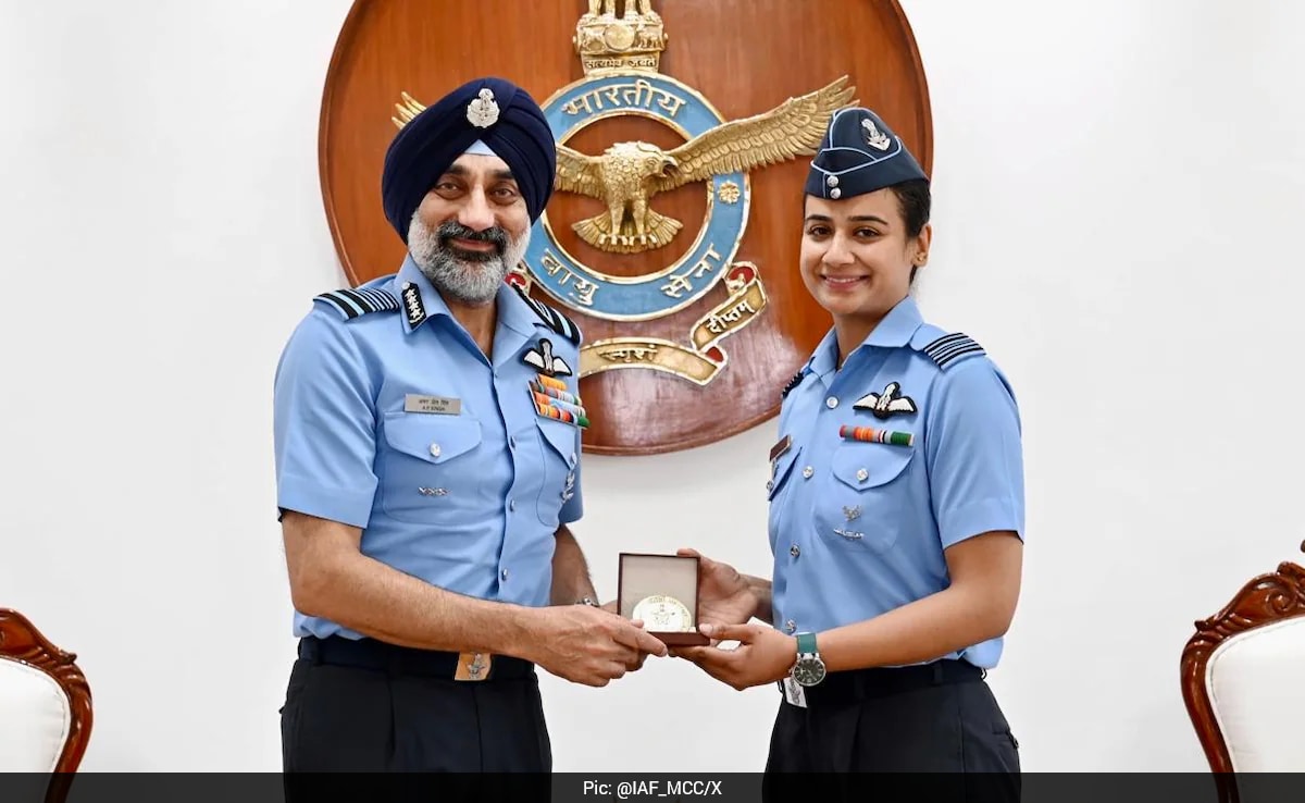 Sqn Ldr Saanya Becomes 1st Woman Officer To Earn Cat-A QFI Qualification
