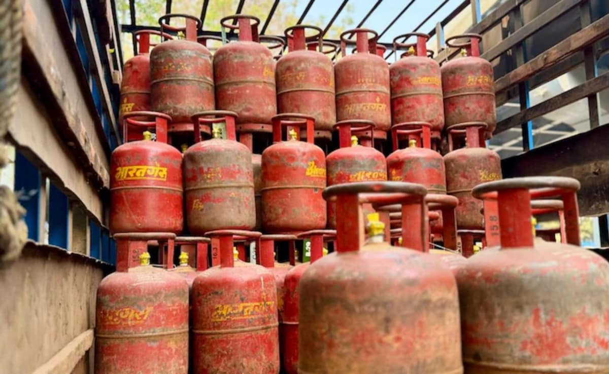 5.56 Crore Consumers Took No Or Only One LPG Refill In 2025-26: RTI