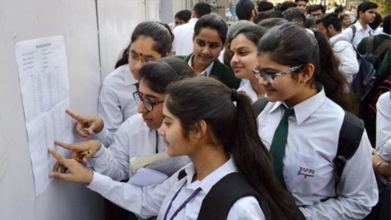 'मेरा एडमिशन कैंसिल हो गया": CBSE री-इवैल्यूएशन रिजल्ट में देरी से छात्र परेशान, सोशल मीडिया पर फूट रहा गुस्सा