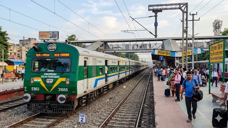 दिल्ली-फरीदाबाद रेल यात्रियों के लिए खुशखबरी! एमईएमयू (MEMU) ट्रेन सेवा को मिली मंजूरी, जानें टाइमिंग समेत जरूरी डिटेल्स
