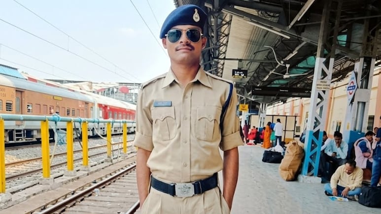 सगाई के बाद पुल&zwj;िस कांस्&zwj;टेबल मृत म&zwj;िला, कोई नहीं समझ पा रहा आख&zwj;िरी मैसज का मतलब&nbsp;
