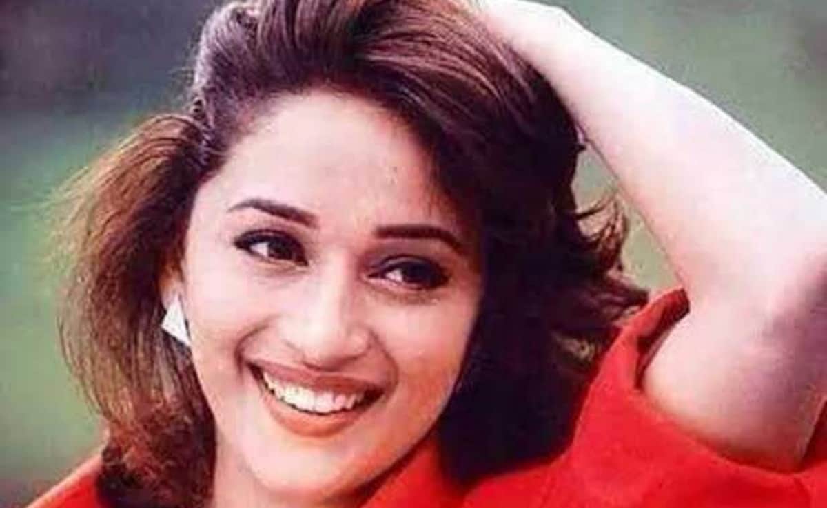 माधुरी दीक्षित की भांजी की 5 फोटो, ग्रेजुएट हुई तो डॉ. नेने ने लुटाया प्यार, खूबसूरती देख फैंस फिदा