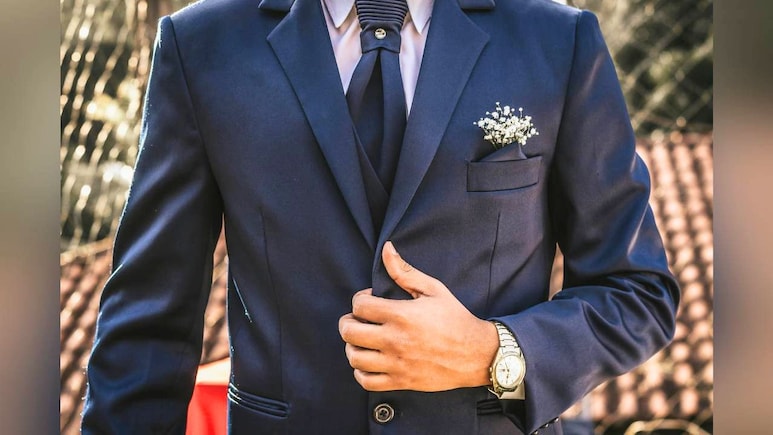 ऑफिस से लेकर पार्टीज तक के लिए परफेक्ट हैं ये बेस्ट-सेलिंग Men's Suits और Blazers, 40% तक की छूट में खरीदें