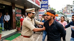कथित 'लव जिहाद' के नाम पर होटल में उधम मचाना पड़ा भारी, पुलिस ने एफआईआर कर शुरू की कार्रवाई