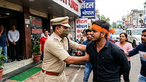कथित 'लव जिहाद' के नाम पर होटल में उधम मचाना पड़ा भारी, पुलिस ने एफआईआर कर शुरू की कार्रवाई
