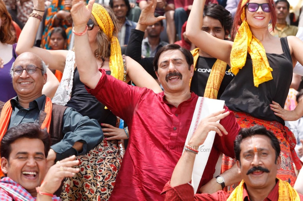 सनी देओल की वो फिल्म जो 6 साल तक नहीं हो पाई थी सिनेमाघरों में रिलीज, भरपूर गालियों की वजह से लग गया था बैन