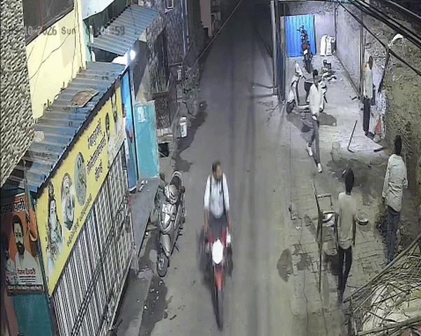लखनऊ में सरेआम मारी बीजेपी नेता को गोली, हालत नाजुक... देखें वारदात का खौफनाक VIDEO